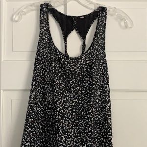 Under armour tank top!